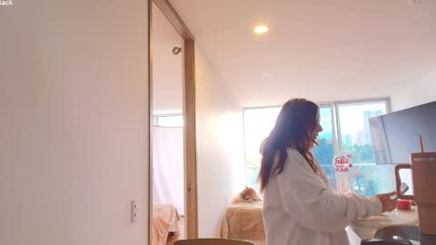 kendall online show from February 20, 5:37 pm