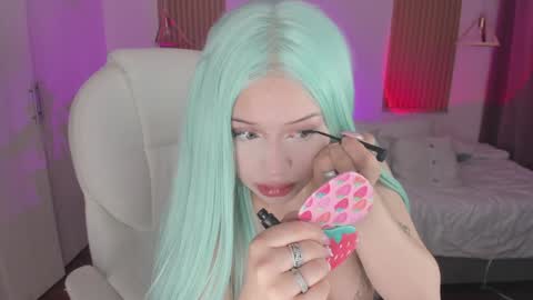 Kendall  online show from September 9, 9:15 pm