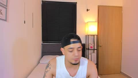 kendel_dimitri online show from May 7, 5:47 am