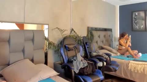 kendra and liam online show from November 26, 11:29 am