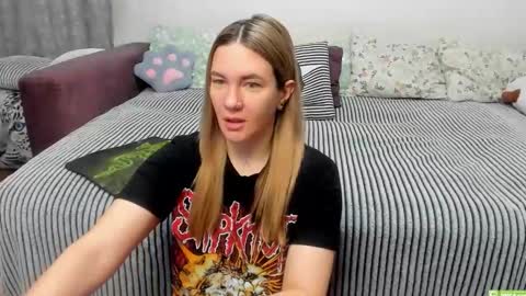 Kendra online show from December 22, 1:01 am