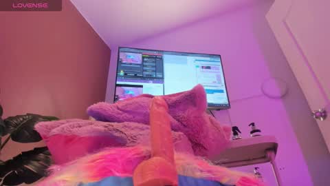 kendrachavez_ online show from October 17, 1:09 am