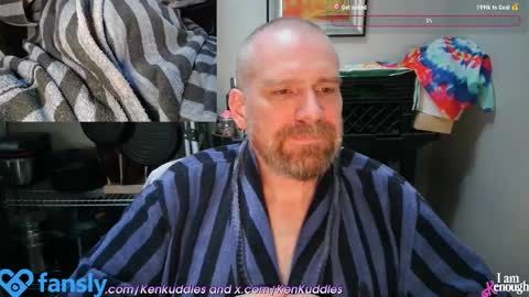 Snapshot of kenkuddles chatting on December 21, 9:25 pm Ken Kuddles online show from December 21, 9:25 pm