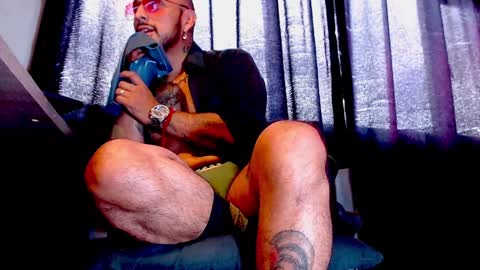 Kenlly online show from December 18, 7:30 pm