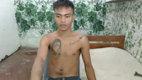 kenneth_jeey online show from April 2, 11:39 am