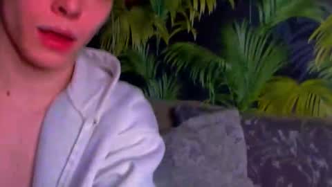 kenordi online show from March 10, 3:27 pm