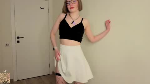 Lisa online show from May 4, 7:20 pm