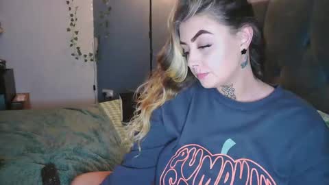 kenziemay97 online show from September 12, 10:23 pm