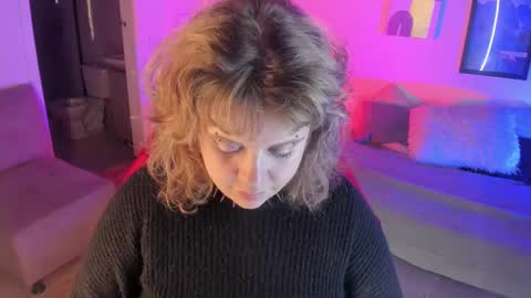 Snapshot of kenziesharik chatting on October 8, 5:13 am Kenzie online show from October 8, 5:13 am