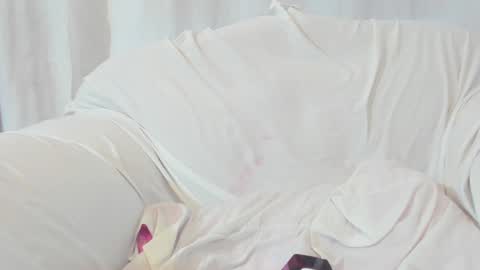 keutipleany online show from January 14, 10:12 pm