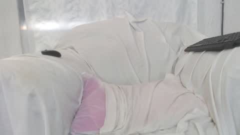 keutipleany online show from January 17, 5:41 pm