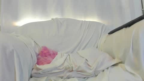 keutipleany online show from January 12, 2:41 pm