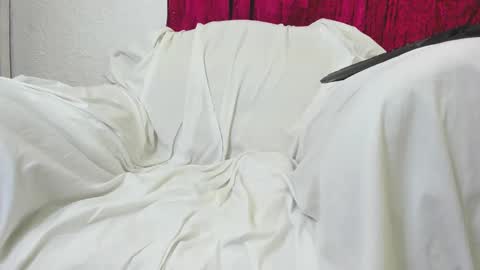 keutipleany online show from January 21, 10:08 pm