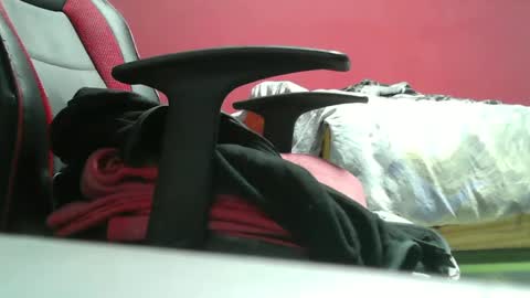 kev19922 online show from February 21, 8:49 pm