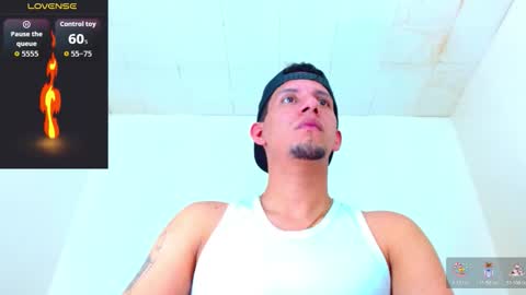 Snapshot of kevin__max_ chatting on October 20, 7:08 pm Kev online show from October 20, 7:08 pm