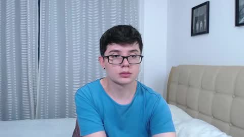 Snapshot of kevinhunts chatting on October 12, 2:48 am Kevin online show from October 12, 2:48 am