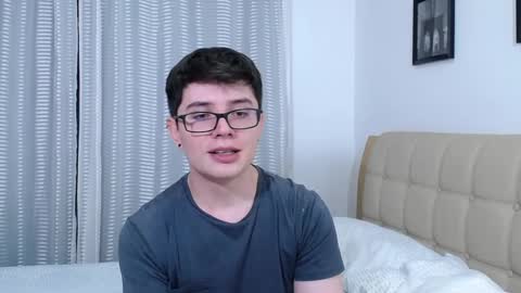 Snapshot of kevinhunts chatting on October 11, 2:38 am Kevin online show from October 11, 2:38 am