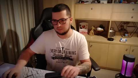 Kevinn online show from December 20, 9:33 pm