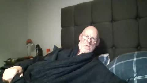 kevlooking4sez online show from March 6, 1:15 am