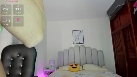 keylly online show from January 16, 3:02 am
