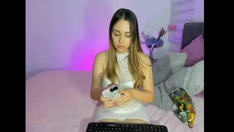 khaleesy95 online show from April 14, 12:36 am