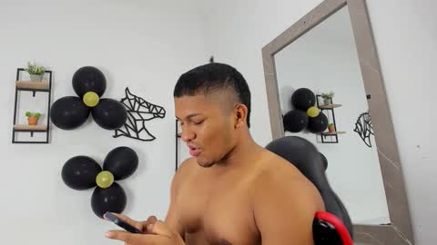 Snapshot of khen_west1 chatting on September 24, 7:09 pm khen_west1 online show from September 24, 7:09 pm