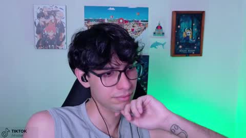 khozler_ online show from May 17, 1:59 am