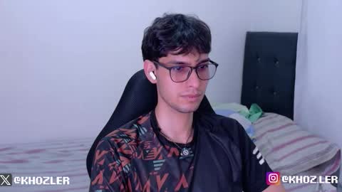 khozler_ online show from March 15, 2:38 am