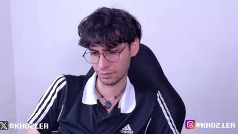 khozler_ online show from February 13, 4:27 am