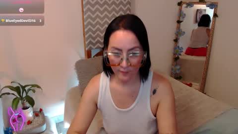 Kiara Bermont online show from December 1, 7:23 pm