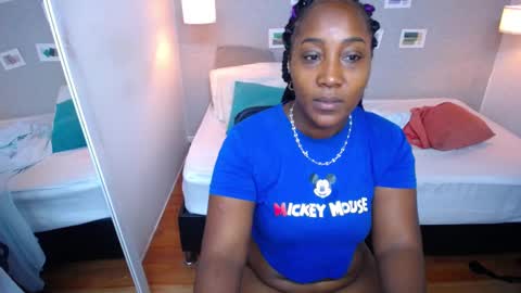 Snapshot of kiara_evanss chatting on February 15, 2:22 pm Kiara online show from February 15, 2:22 pm