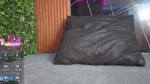 Kiara Zahiri online show from October 31, 11:10 am