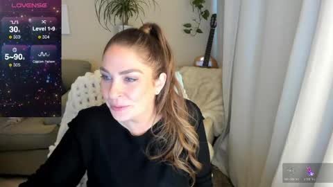 Kiera Reines online show from May 25, 2:06 am