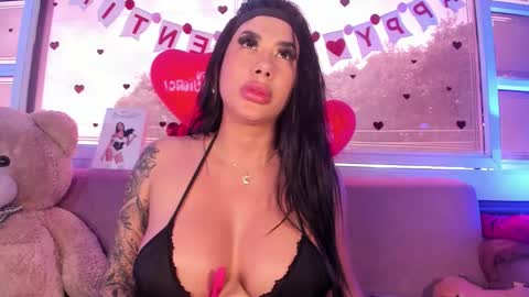 Kim online show from February 17, 3:44 pm