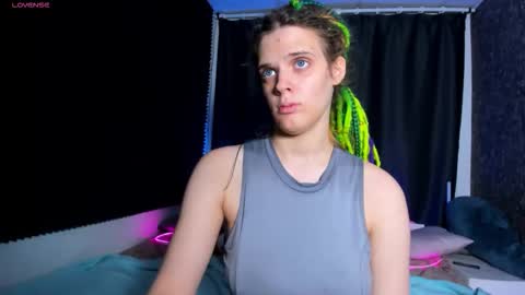 Kiki online show from November 9, 10:30 am