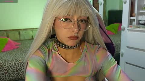 kiki online show from April 11, 9:41 pm