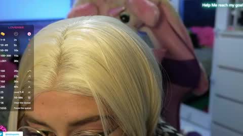 kiki online show from April 12, 9:52 pm