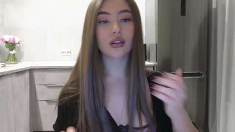 EvaAnna online show from January 20, 9:01 pm