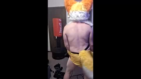 kilo_your_fox online show from April 20, 5:21 am