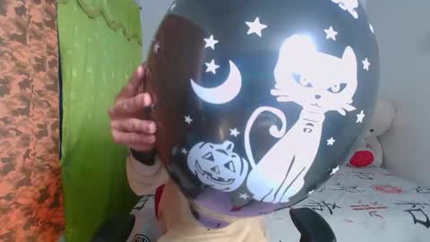 Snapshot of kilyan_ chatting on October 17, 10:47 pm jahn online show from October 17, 10:47 pm