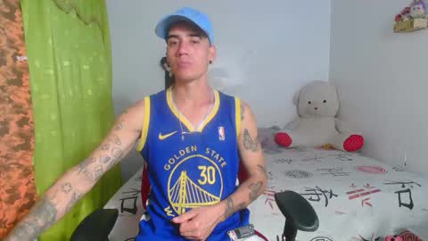 Snapshot of kilyan_ chatting on October 21, 7:24 am jahn online show from October 21, 7:24 am
