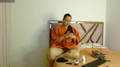 kilye_hernandez online show from December 16, 7:26 am
