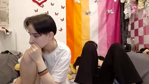 kim__ray online show from May 4, 11:33 pm