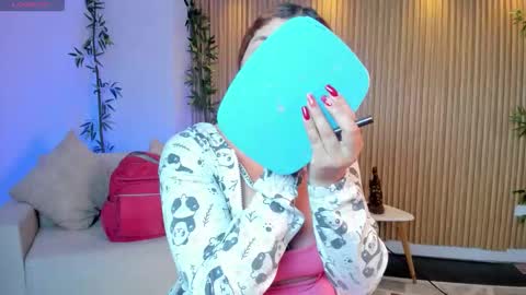 Snapshot of kim_brown_ chatting on October 7, 10:44 am Kim online show from October 7, 10:44 am