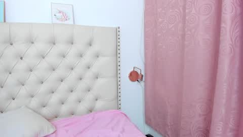 kim_eli online show from February 9, 10:54 pm