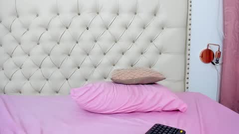 kim_eli online show from February 9, 2:06 am