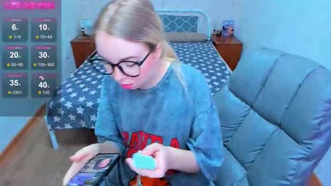 KIM online show from December 2, 8:02 am