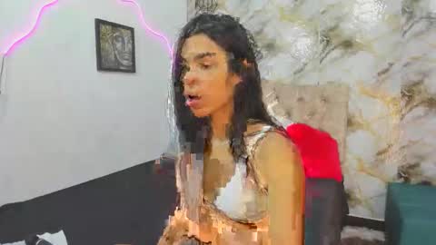 kim online show from April 10, 5:06 pm