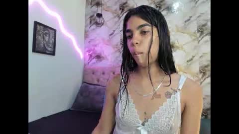 kim online show from April 7, 11:01 am