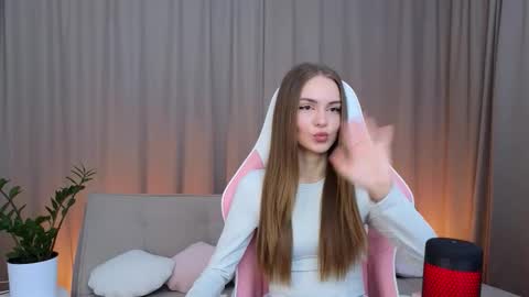 kimbeerlou online show from October 4, 7:06 am